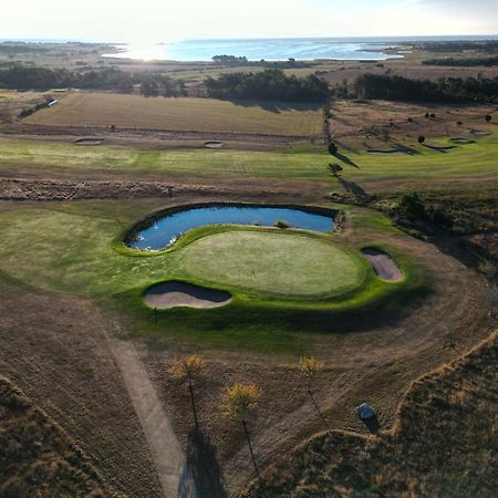فندق Naer Golfklubb Stugbyn Ljugarn المظهر الخارجي الصورة