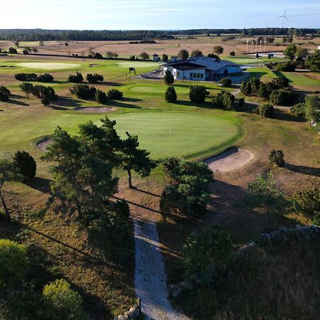 فندق Naer Golfklubb Stugbyn Ljugarn المظهر الخارجي الصورة