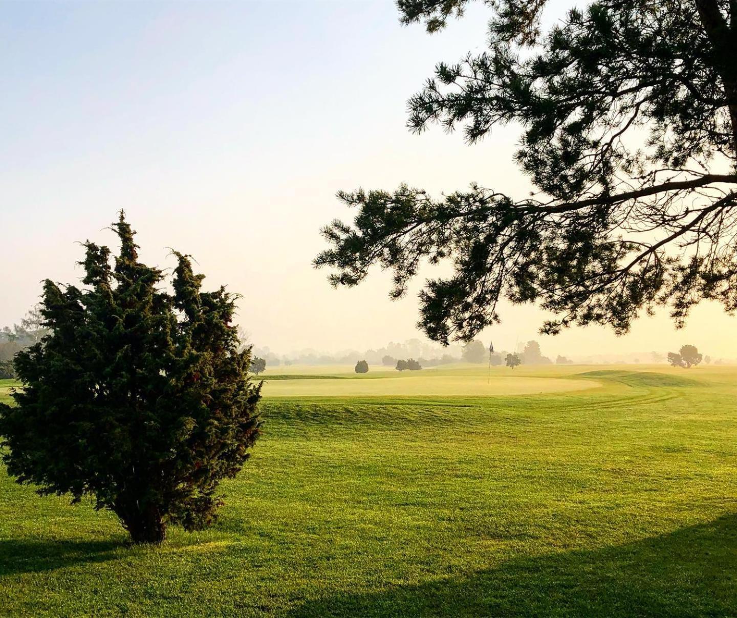 فندق Naer Golfklubb Stugbyn Ljugarn المظهر الخارجي الصورة