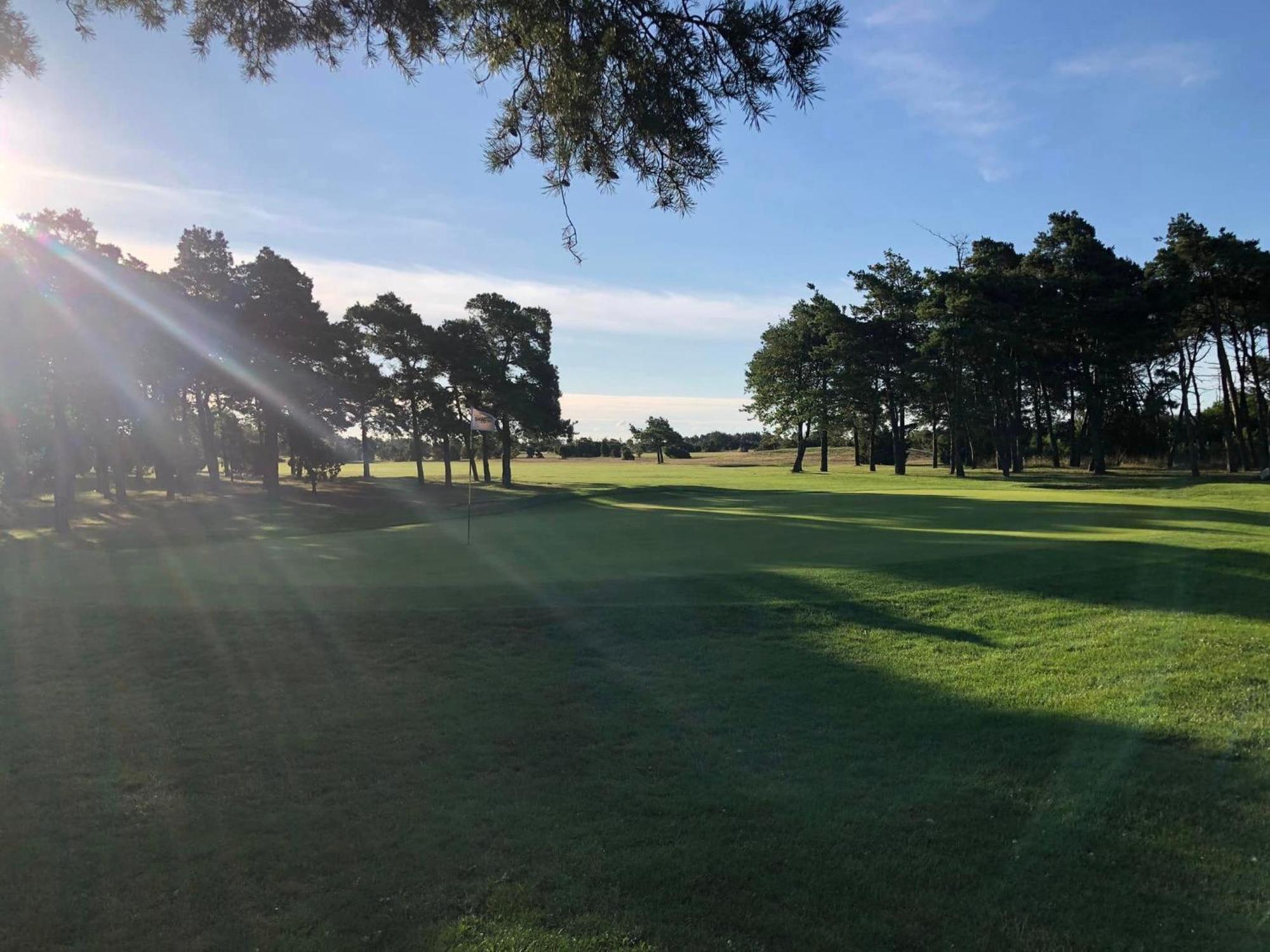 فندق Naer Golfklubb Stugbyn Ljugarn المظهر الخارجي الصورة